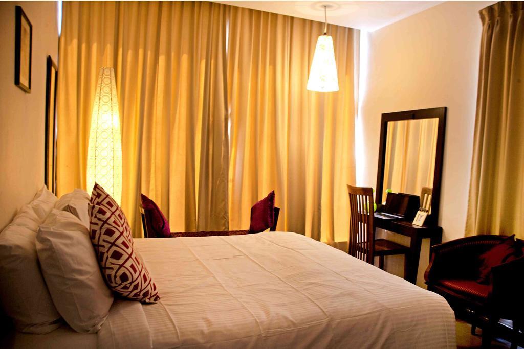Hotel Highnest Singapperumalkovil Zimmer foto